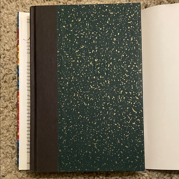 Selena Quintanilla Book - Picture 6 of 8